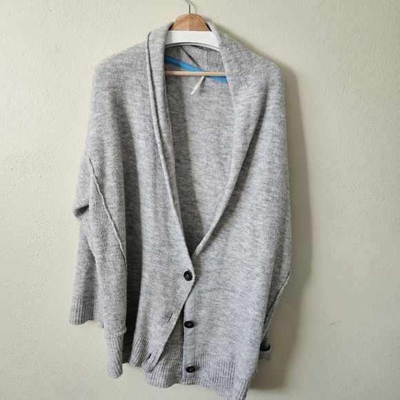 Free People Eucalyptus Cardigan Sweater Grey Wool Blend Oversized Cozy Shawl M - Picture 3 of 14